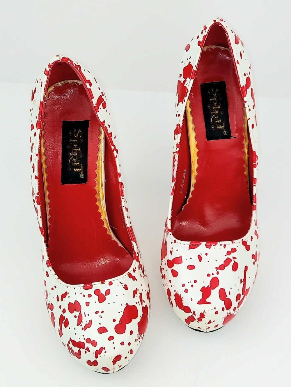 Spirit Halloween Red Splattered White Pumps Heels 7 - Picture 5 of 15